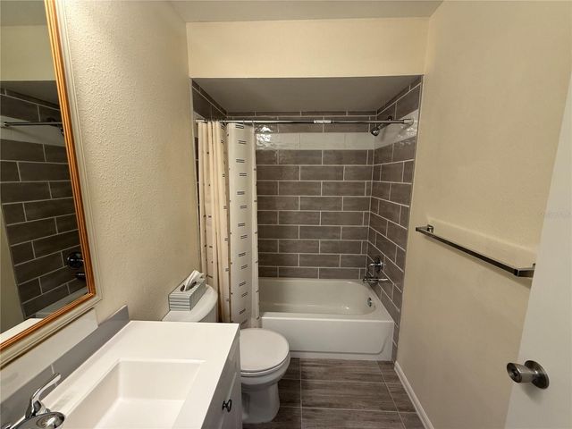 2130 BANCROFT PLACE B, Palm Harbor, FL 34683