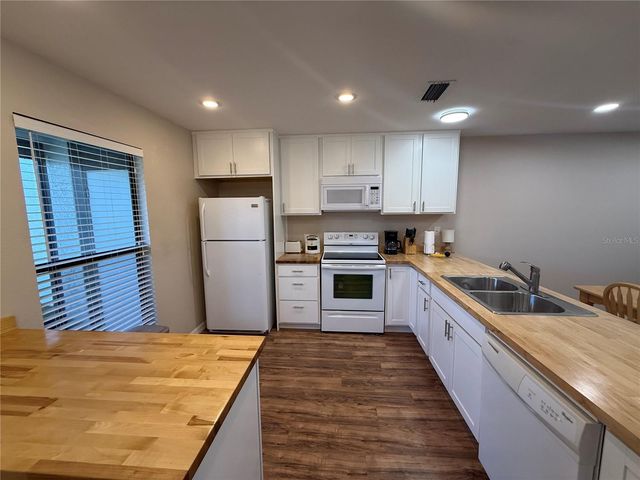 2130 BANCROFT PLACE B, Palm Harbor, FL 34683
