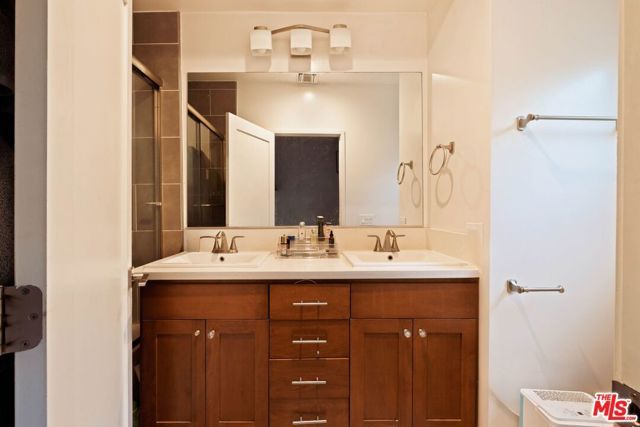 5815 Franklin Avenue, Los Angeles, CA 90028