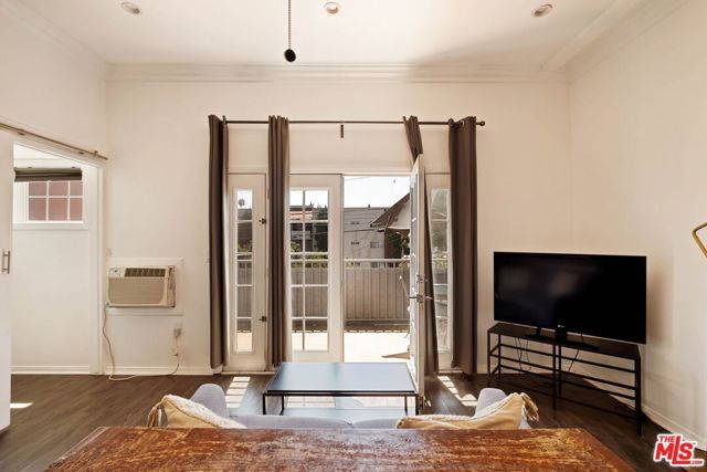 5815 Franklin Avenue, Los Angeles, CA 90028