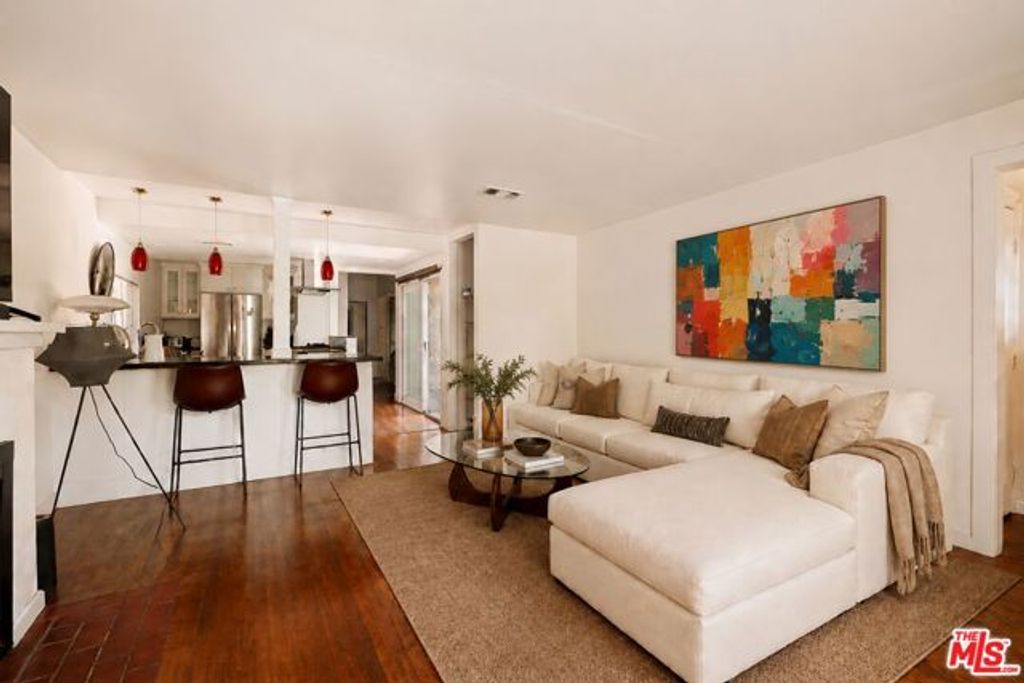 5815 Franklin Avenue, Los Angeles, CA 90028