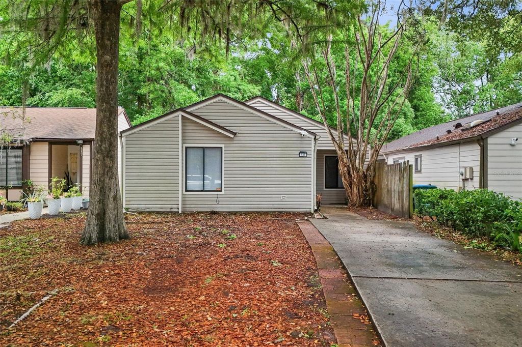 335 KIRKCALDY DRIVE, Winter Springs, FL 32708