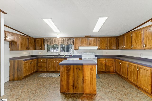 185 Claridge Court, Fountain Inn, SC 29644
