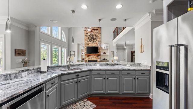 302 Cove Lake Drive, Marble Hill, GA 30148