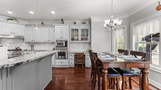 302 Cove Lake Drive, Marble Hill, GA 30148