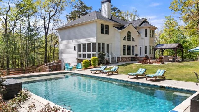 302 Cove Lake Drive, Marble Hill, GA 30148