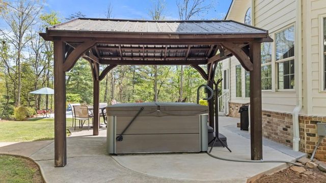 302 Cove Lake Drive, Marble Hill, GA 30148