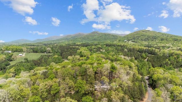 302 Cove Lake Drive, Marble Hill, GA 30148