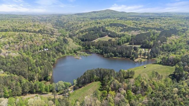 302 Cove Lake Drive, Marble Hill, GA 30148