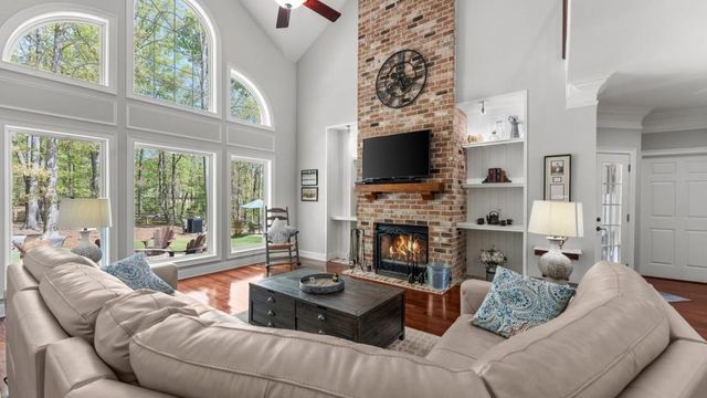 302 Cove Lake Drive, Marble Hill, GA 30148