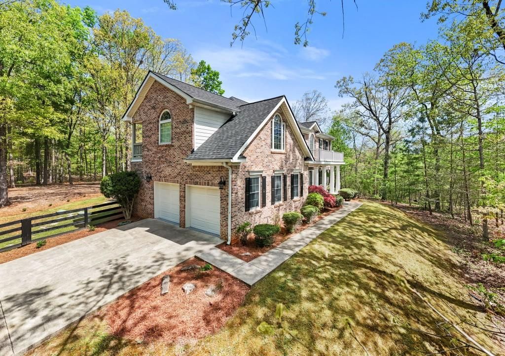 302 Cove Lake Drive, Marble Hill, GA 30148