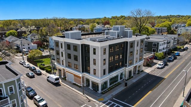 3992 Washington St 206, Boston, MA 02131