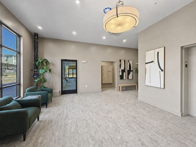 3992 Washington St 206, Boston, MA 02131