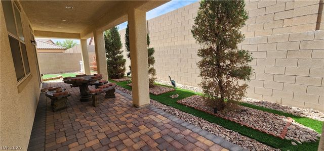 3 Crooked Putter Drive, Las Vegas, NV 89148
