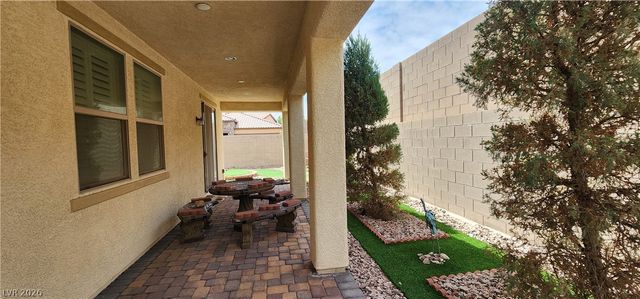 3 Crooked Putter Drive, Las Vegas, NV 89148