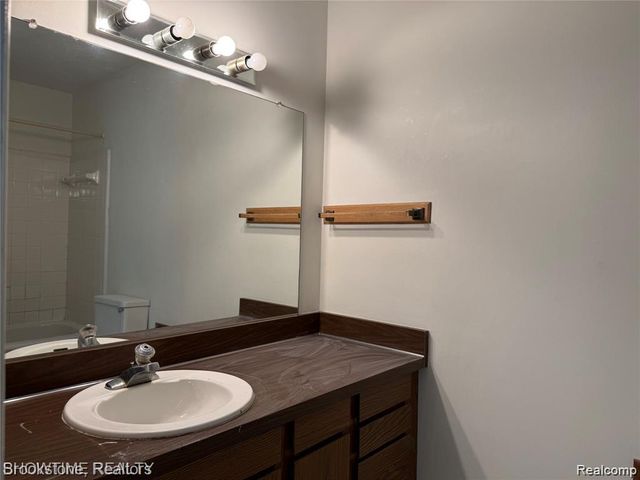 36511 Park Place Drive, Sterling Heights, MI 48310