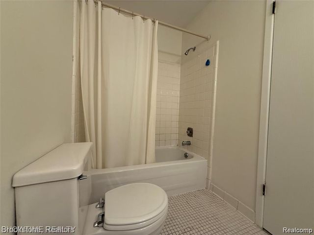 36511 Park Place Drive, Sterling Heights, MI 48310