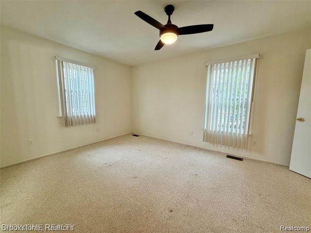 36511 Park Place Drive, Sterling Heights, MI 48310