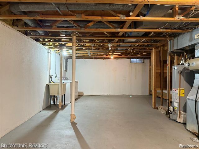 36511 Park Place Drive, Sterling Heights, MI 48310
