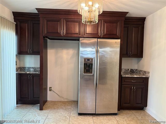 36511 Park Place Drive, Sterling Heights, MI 48310