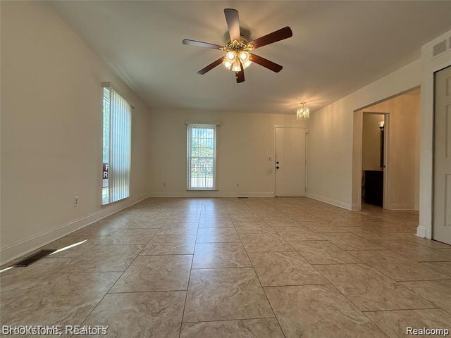 36511 Park Place Drive, Sterling Heights, MI 48310
