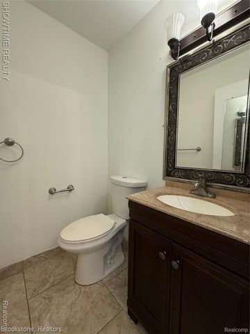36511 Park Place Drive, Sterling Heights, MI 48310