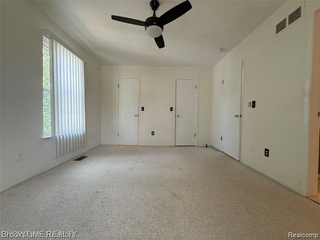 36511 Park Place Drive, Sterling Heights, MI 48310
