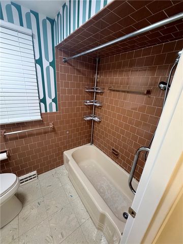 3 Wood Road, Middletown, RI 02842