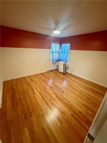 3 Wood Road, Middletown, RI 02842