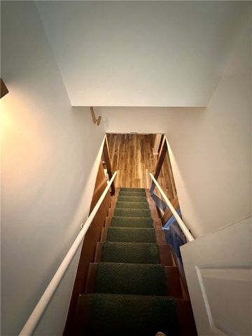 3 Wood Road, Middletown, RI 02842