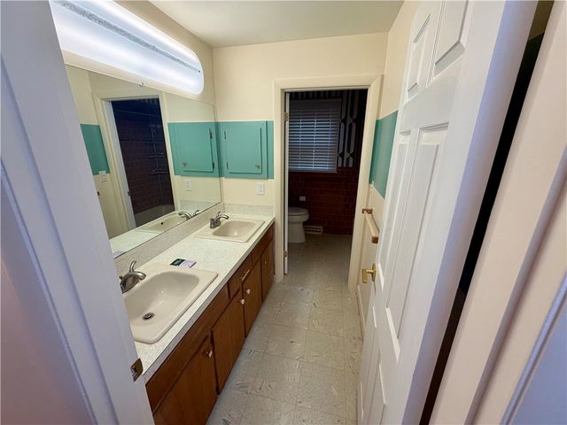 3 Wood Road, Middletown, RI 02842