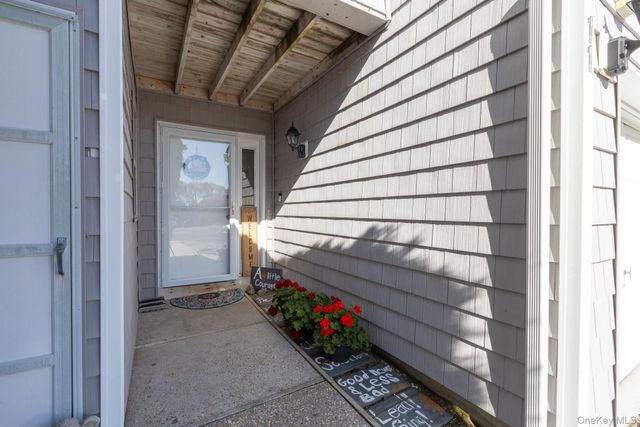 11 Vista Drive 11, Manorville, NY 11949