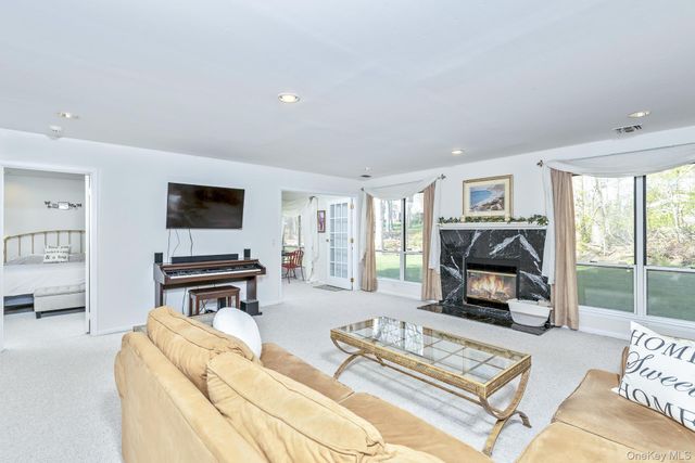 11 Vista Drive 11, Manorville, NY 11949