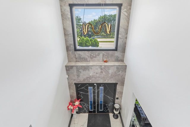 7341 S 76th STREET, Franklin, WI 53132
