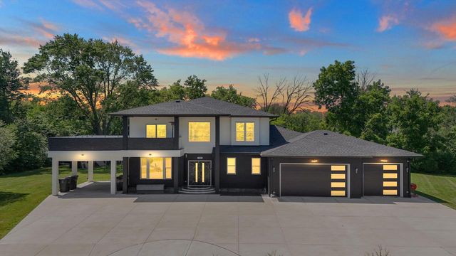 7341 S 76th STREET, Franklin, WI 53132
