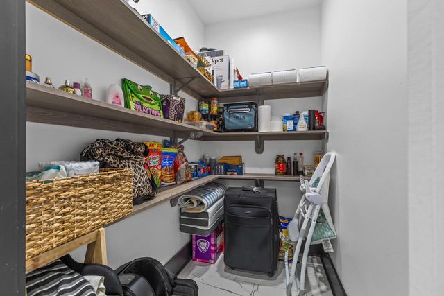 7341 S 76th STREET, Franklin, WI 53132