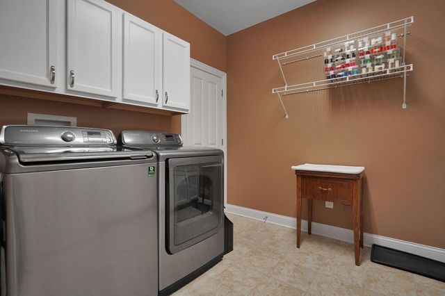 8268 Coppertop Lane, Lewis Center, OH 43035