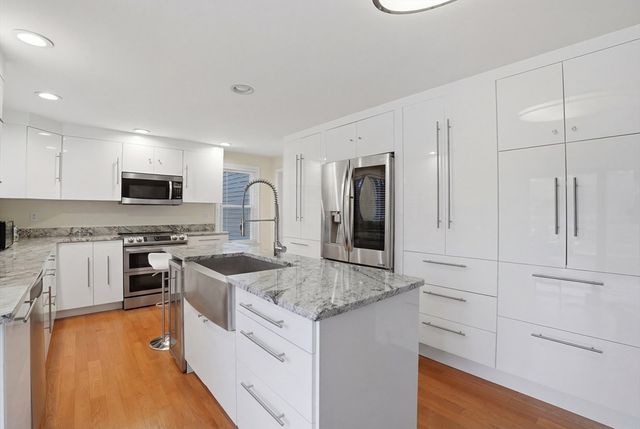 77 Highland Rd, Abington, MA 02351