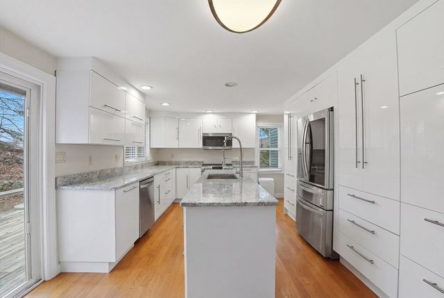 77 Highland Rd, Abington, MA 02351