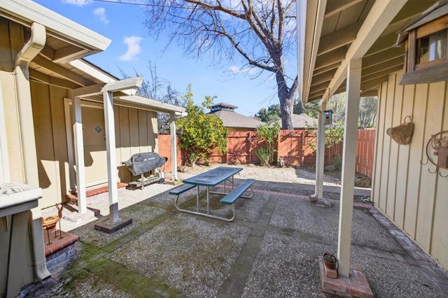 16000 Blossom Hill Road, Los Gatos, CA 95032