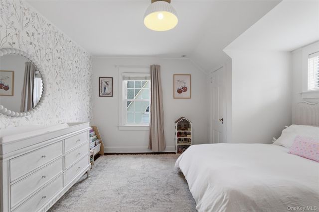 32 Kingsbury Road, New Rochelle, NY 10804