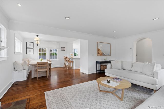 32 Kingsbury Road, New Rochelle, NY 10804