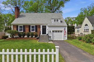 32 Kingsbury Road, New Rochelle, NY 10804