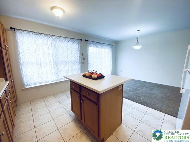 8134 Heritage Drive, Lower Macungie Twp, PA 18011