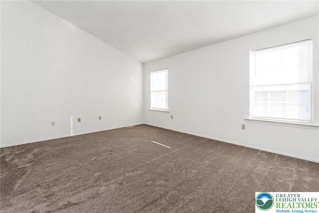 8134 Heritage Drive, Lower Macungie Twp, PA 18011