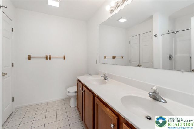 8134 Heritage Drive, Lower Macungie Twp, PA 18011