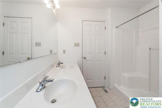 8134 Heritage Drive, Lower Macungie Twp, PA 18011