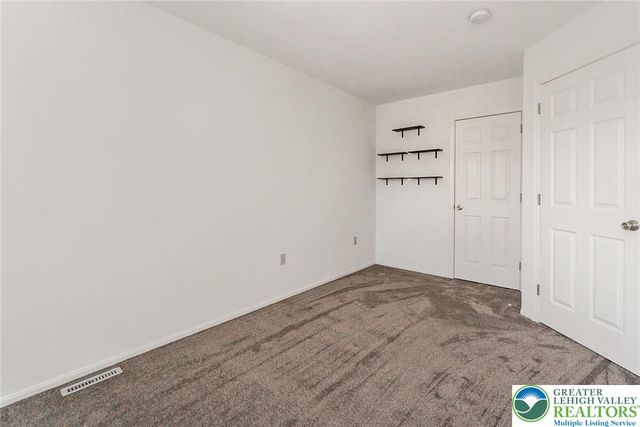 8134 Heritage Drive, Lower Macungie Twp, PA 18011
