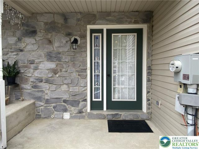 8134 Heritage Drive, Lower Macungie Twp, PA 18011