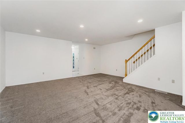 8134 Heritage Drive, Lower Macungie Twp, PA 18011